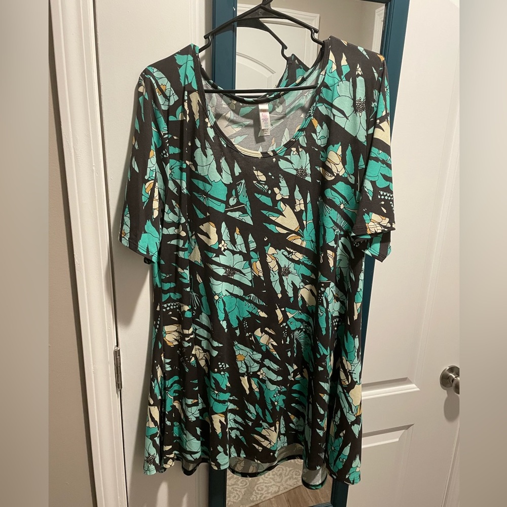 LulaRoe Perfect Tee 2XL